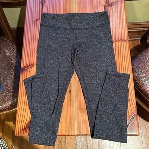 Ivivva dark grey patterned leggings, RARE, Girls size 10